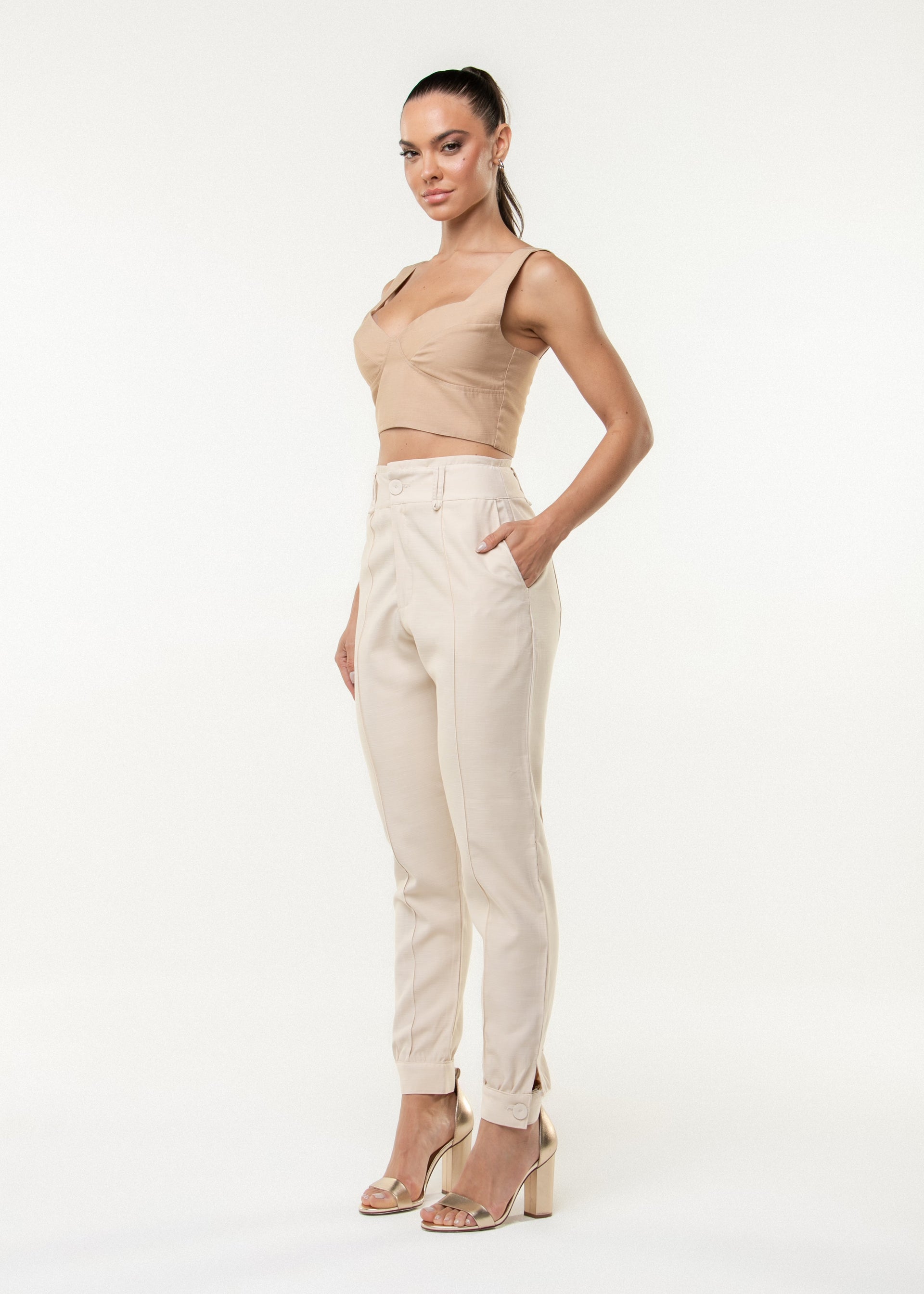 Cropped Lia - Nude