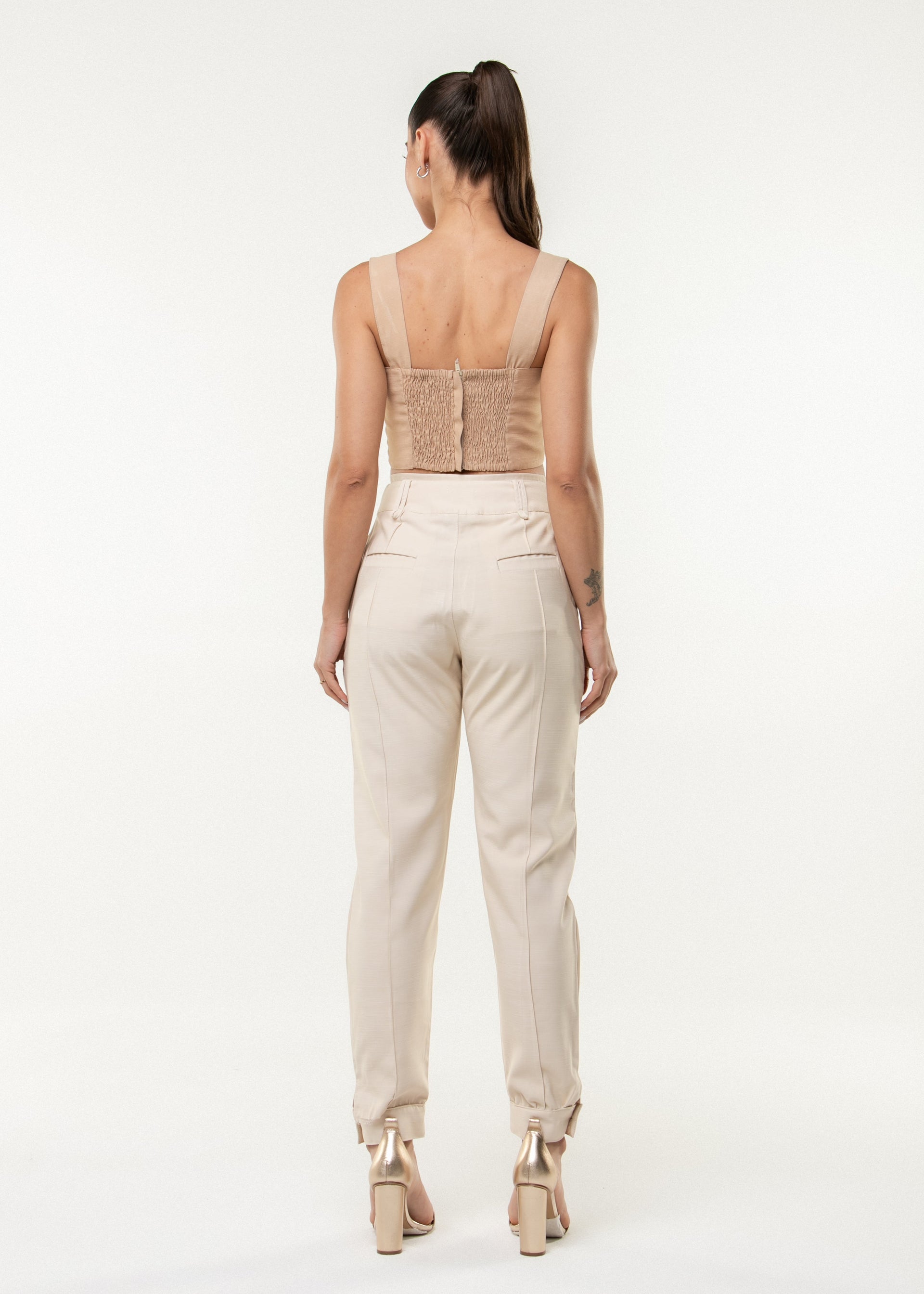 Cropped Lia - Nude